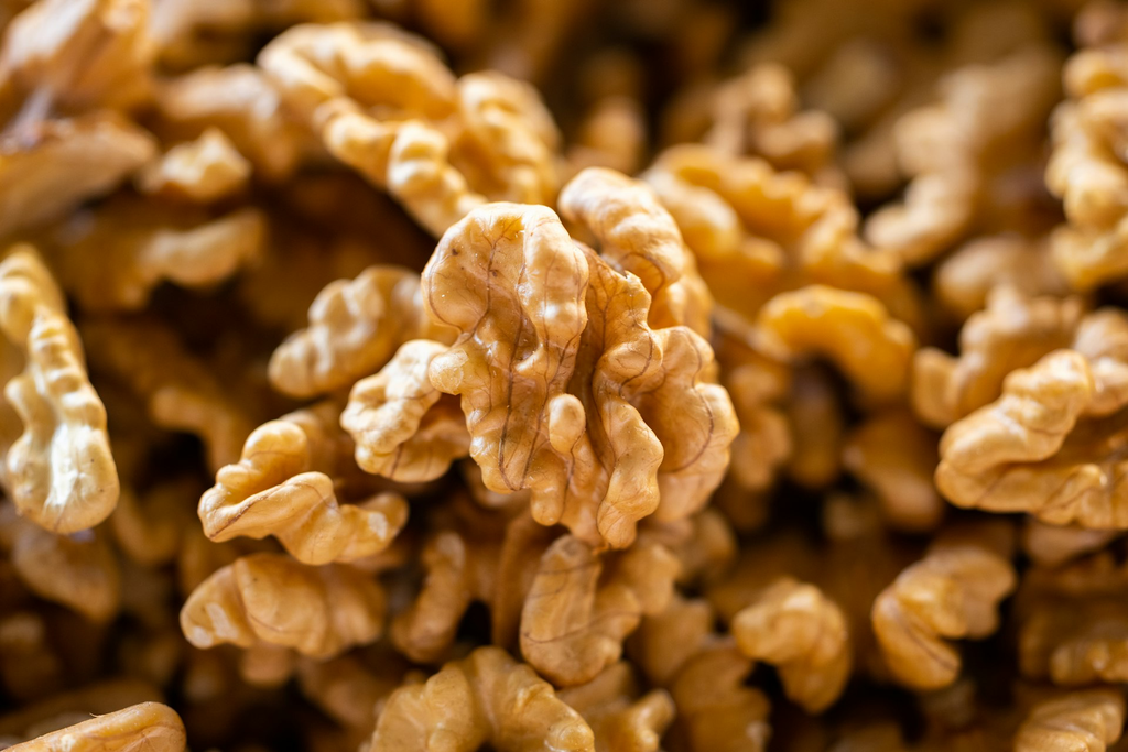 unsplash_2IY8czy_0-o_Walnut.webp